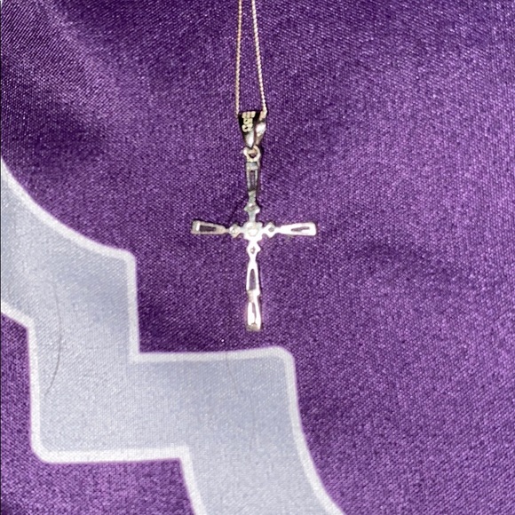 Cross necklace - Picture 3 of 3
